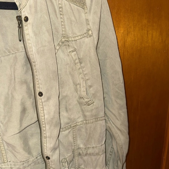 Light green jacket max jeans size medium - Picture 2 of 6